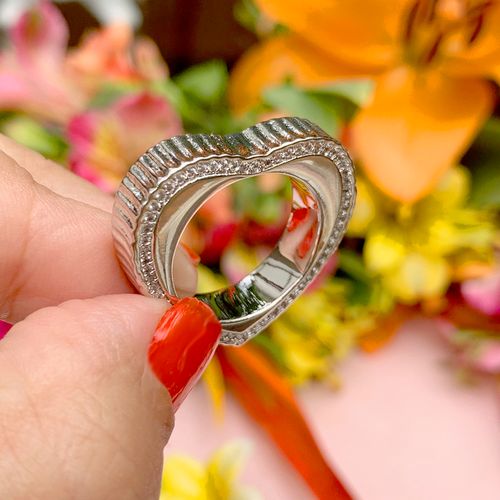 Anel zirconia branca coração plissado (super promoção) aro14