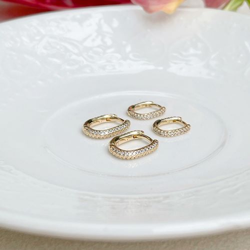 Brinco zirconia branca argola oval c/2 (11mm - 15mm)