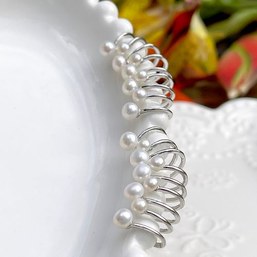 Brinco perola ear hook 9 perolas