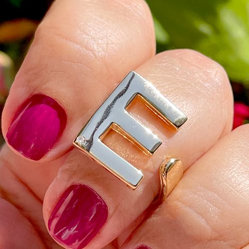 Anel zirconia branca letra e aro17 (promoção 50%)