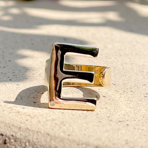 Anel zirconia branca letra e aro15 (promoção 50%)