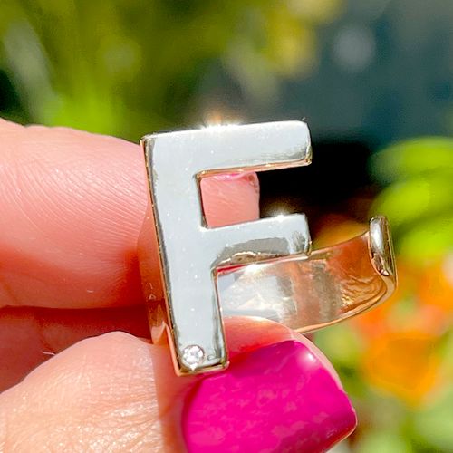 Anel zirconia branca letra f aro15