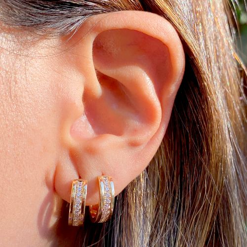 Brinco zirconia branca trilho uma linha