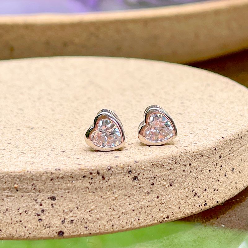Brinco-Coracao-6x6mm-Zirconia-Branca-Prata-925