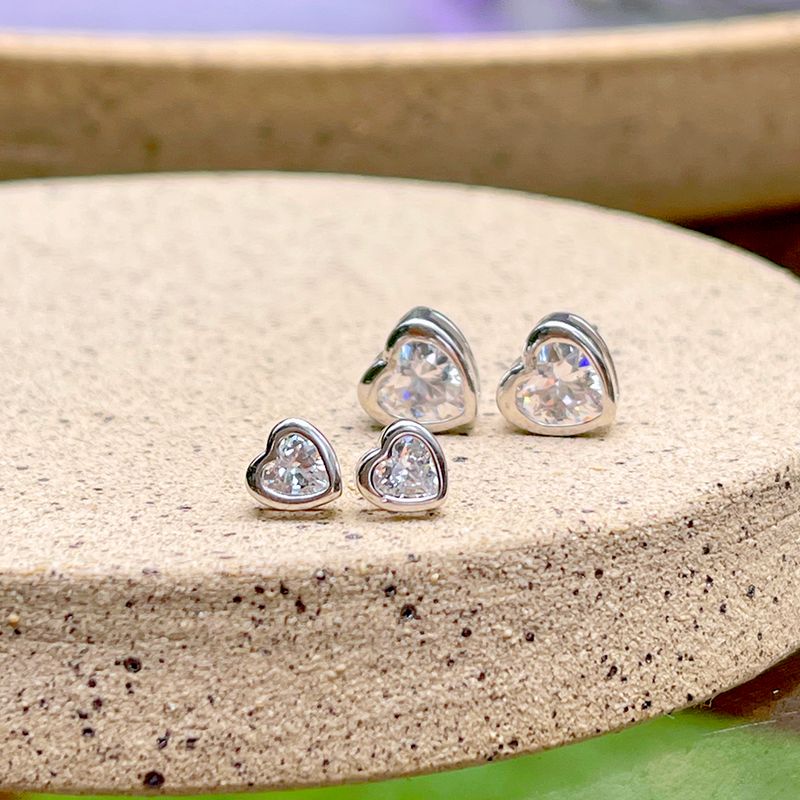 Brinco-Coracao-6x6mm-Zirconia-Branca-Prata-925