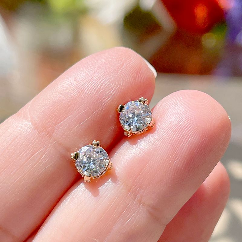 Brinco-Ponto-de-Luz-Zirconia-branca-Banho-de-Ouro-18K