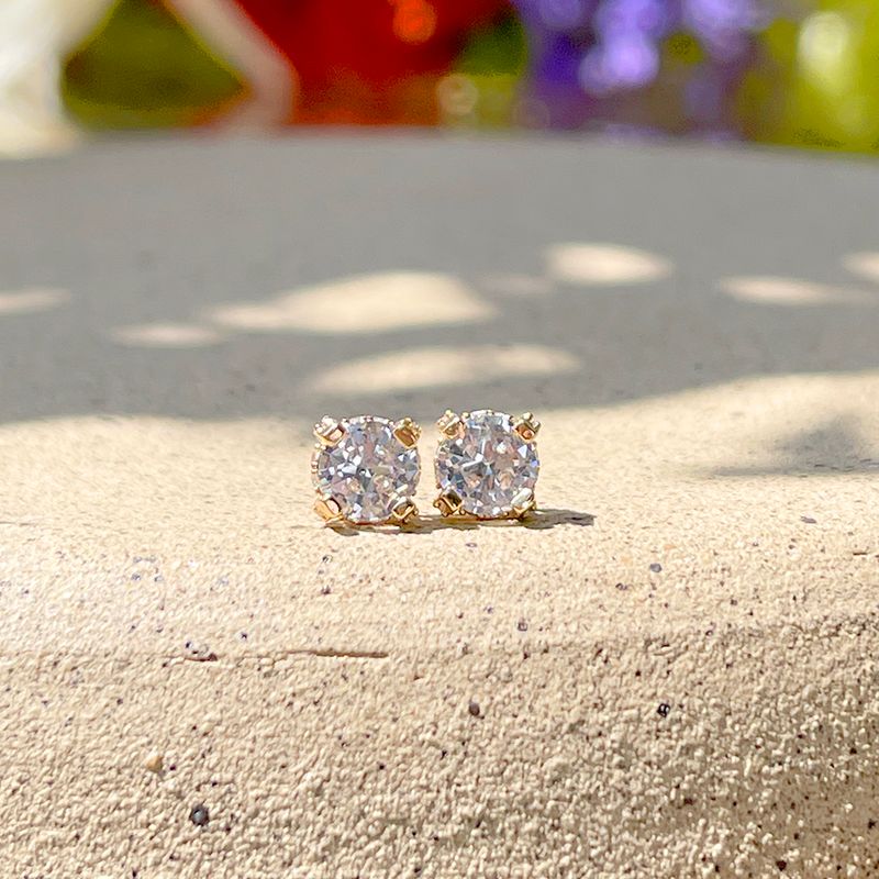 Brinco-Ponto-de-Luz-Zirconia-branca-Banho-de-Ouro-18K