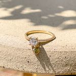 Anel-Solitario-Coracao-Pendurado-Zirconia-Branca-Banho-de-Ouro-18K-