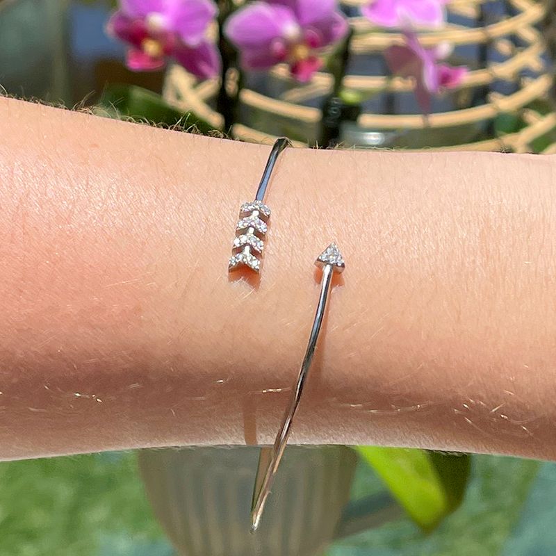 Bracelete-Flecha-Torcida-Zirconia-Branca-Prata-925