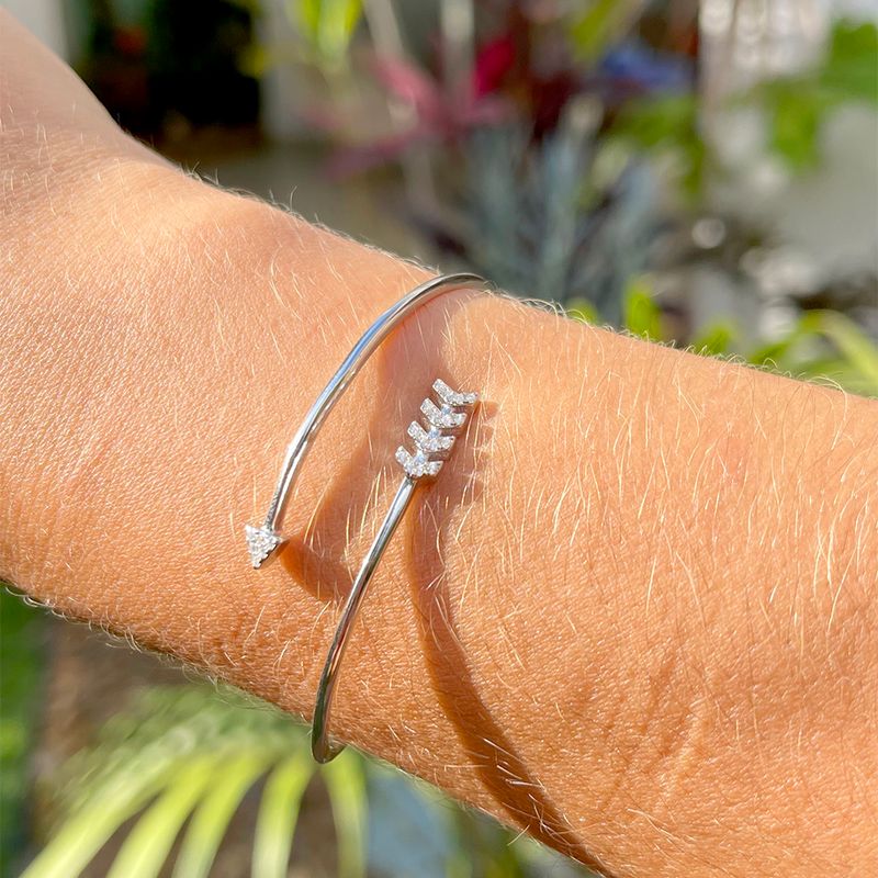 Bracelete-Flecha-Torcida-Zirconia-Branca-Prata-925