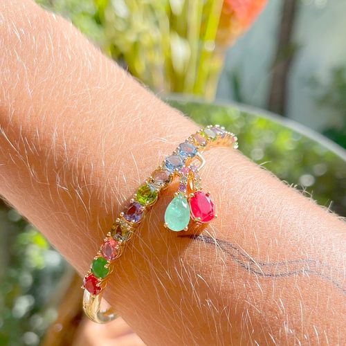 Bracelete cravejado pingentes fusion esmeralda colombiana banho de ouro 18k (super promoção)