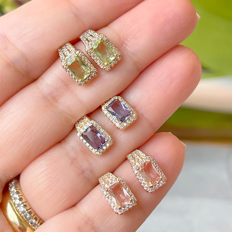 Brinco-Cristal-Podange-Retangular-Cravejado-Banho-de-Ouro-18K-Brinco-Cristal-Podange-Retangular-Cravejado-Banho-de-Ouro-18K-