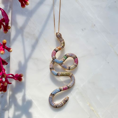 Colar Serpente Zircônia Colorida Banho de Ouro 18K 62cm (promoção 50%)
