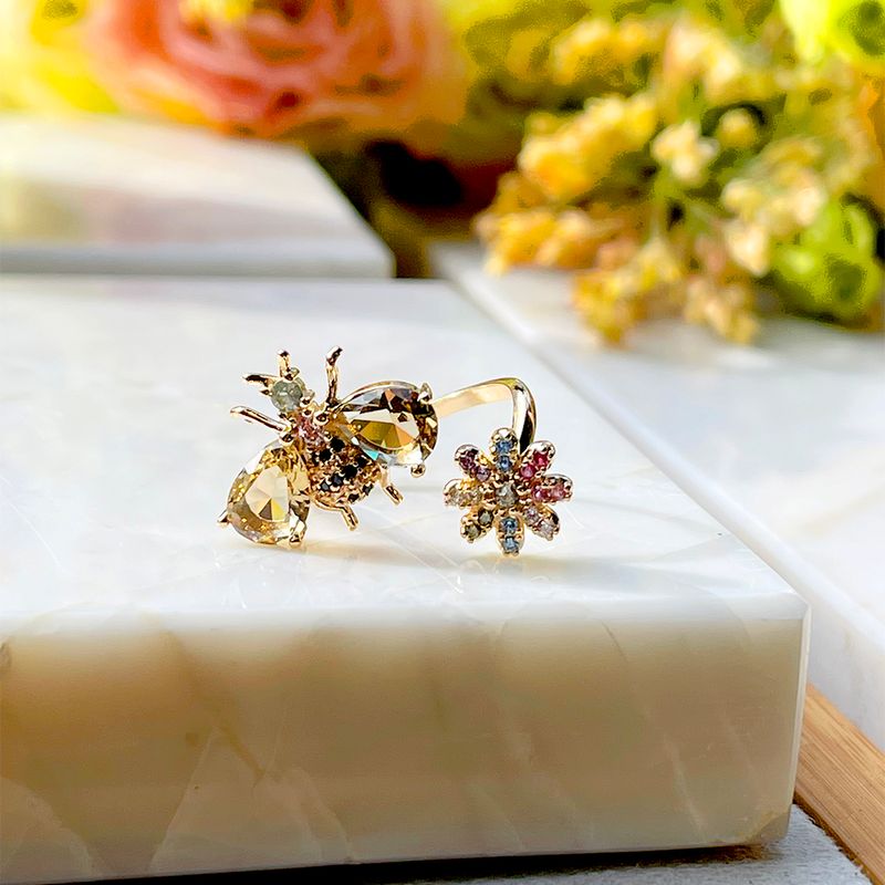 Anel-Cristal-Topazio-Fume-Abelha-Flor-Aberto-Banho-de-Ouro-18K