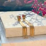 Brinco-Franja-Zirconia-Colorida-Banho-de-Ouro-18K
