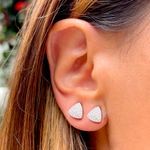 Brinco-Triangulo-Cravejado-Zirconia-Branca-Prata-925