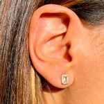 Brinco-Retangulo-Pequeno-Cristal-Ametista-Verde-Zirconia-Branca-Banho-de-Ouro-18K