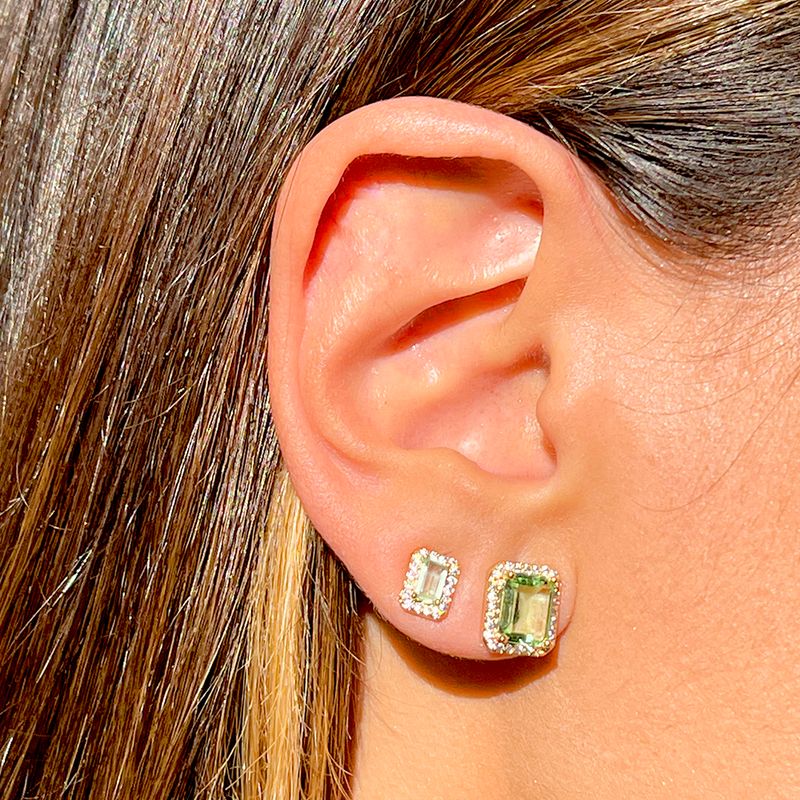 Brinco-Retangulo-Pequeno-Cristal-Ametista-Verde-Zirconia-Branca-Banho-de-Ouro-18K
