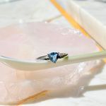 Anel-Cristal-London-Blue-Triangular-Prata-925