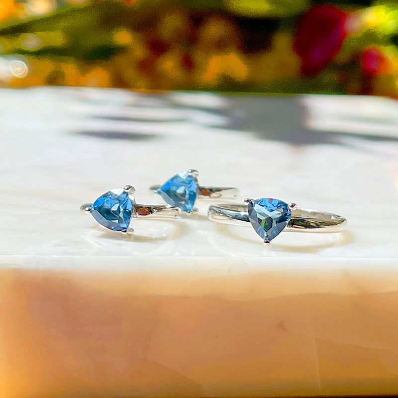 Anel-Cristal-London-Blue-Triangular-Prata-925