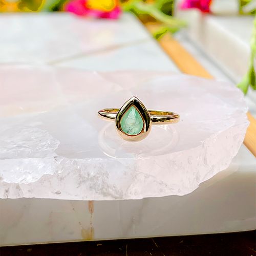 Anel Gota Fusion Esmeralda Colombiana Banho de Ouro 18K aro 14 (promoção 50%)