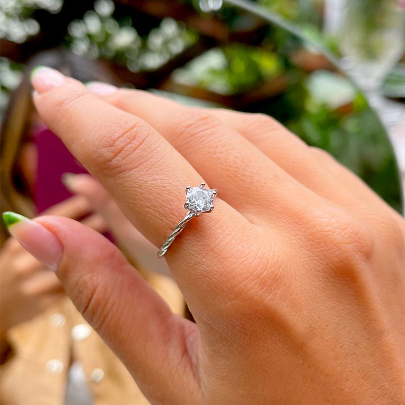 Anel-Ponto-de-Luz-Cravacao-com-Garras-6mm-Zirconia-Branca-Prata-925