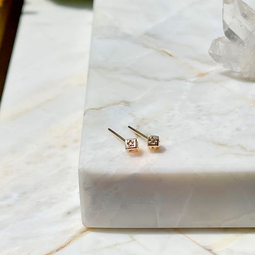 Brinco Cubo Pequeno Zircônia Colorida Banho de Ouro 18K p