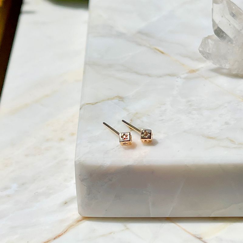Brinco-Cubo-Pequeno-Zirconia-Colorida-Banho-de-Ouro-18K