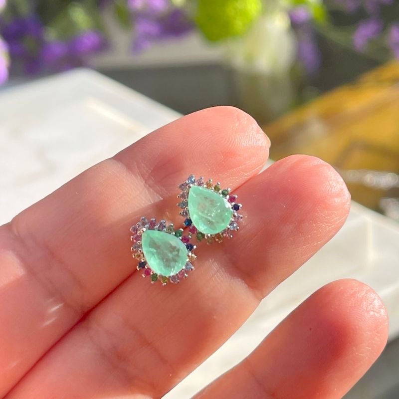 Brinco-Fusion-Esmeralda-Colombiana-Gota-Com-Cravacao-em-Garras-Prata-925