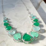 Colar-Fusion-Esmeralda-Gotas-com-Cravacao-de-Garra-Prata-925