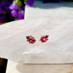 Brinco-Cravejado-Cristal-Turmalina-Rosa-Cravacao-em-Garra-Banho-de-Ouro-18K-