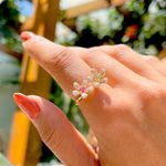 Anel-Cristal-Turmalina-Rosa-Flores-Cravacao-em-Garras-Banho-de-Ouro-18K-