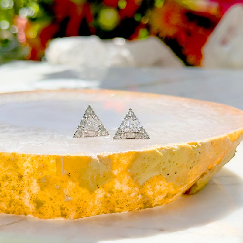 Brinco-piramide-zirconia-branca-prata-925
