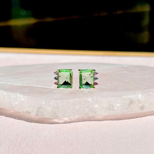 Brinco retângulo cristal ametista verde banho de ouro 18k (promoção 50%)