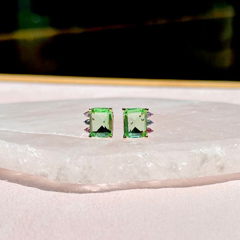 Brinco-retangulo-cristal-ametista-verde-banho-de-ouro-18k