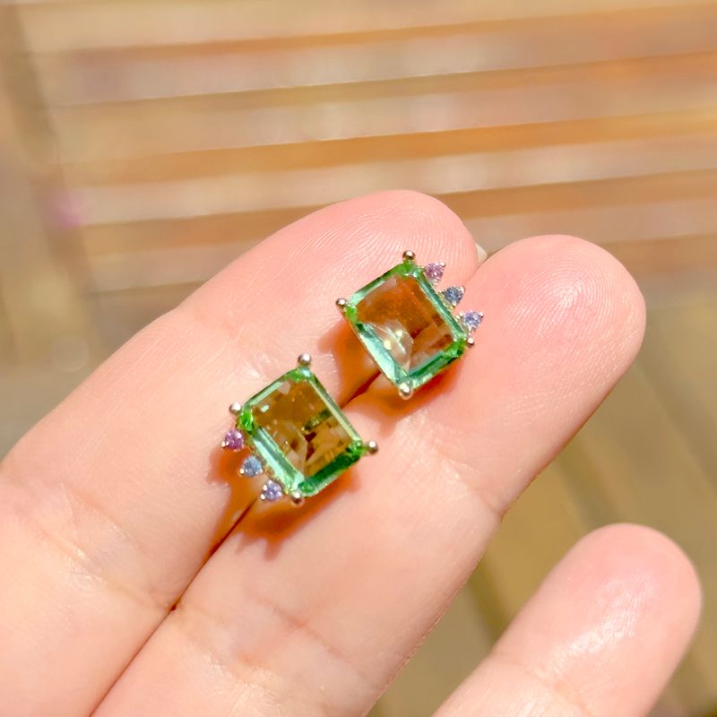 Brinco-retangulo-cristal-ametista-verde-banho-de-ouro-18k