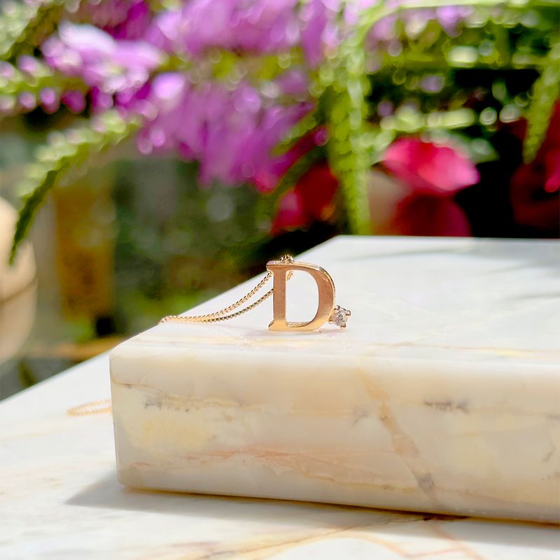 Colar-letra-d-zirconia-branca-banho-de-ouro-18k