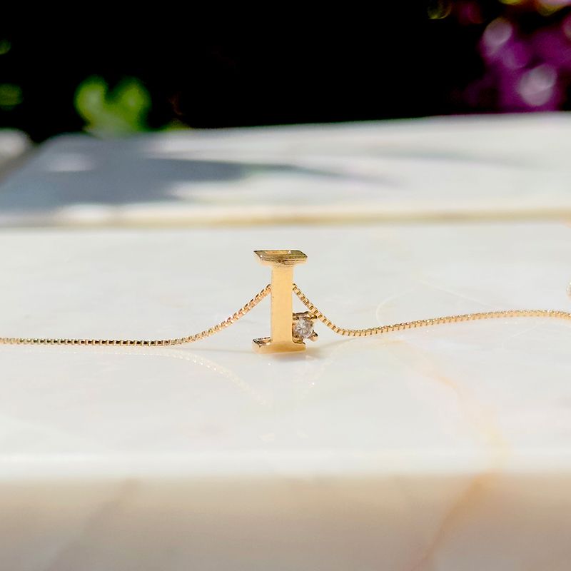 Colar-letra-i-zirconia-branca-banho-de-ouro-18k