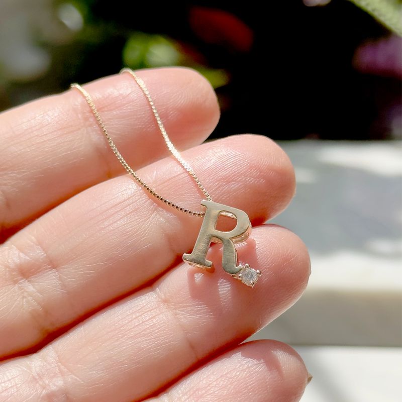 Colar-letra-r-zirconia-branca-banho-de-ouro-18k