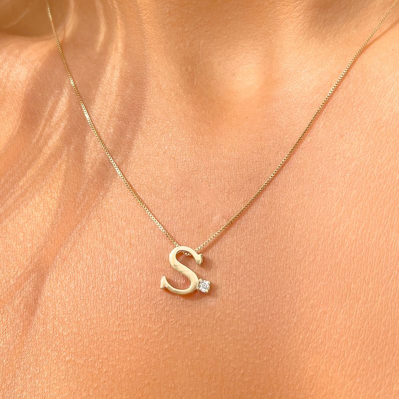 Colar-letra-s-zirconia-branca-banho-de-ouro-18k
