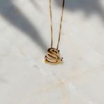 Colar-letra-s-zirconia-branca-banho-de-ouro-18k