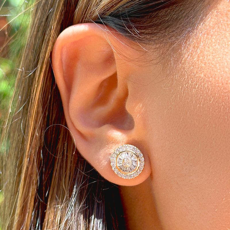 Brinco-pizza-zirconia-branca-tamanho-medio-banho-de-ouro-18k
