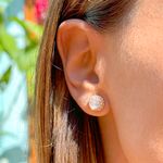 Brinco-meio-globo-zirconia-branca-banho-de-ouro-18k-nano-gold