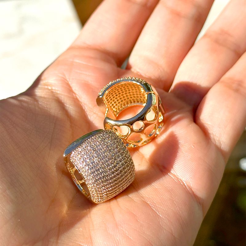 Brinco-argola-13-linhas-zirconias-brancas-banho-de-ouro-18k-nano-gold