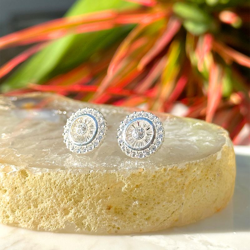 Brinco-pizza-pequeno-zirconia-branca-banho-de-prata-nano-silver