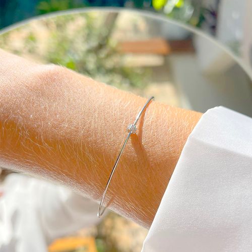 Bracelete berloque zircônia branca banho de prata nano silver