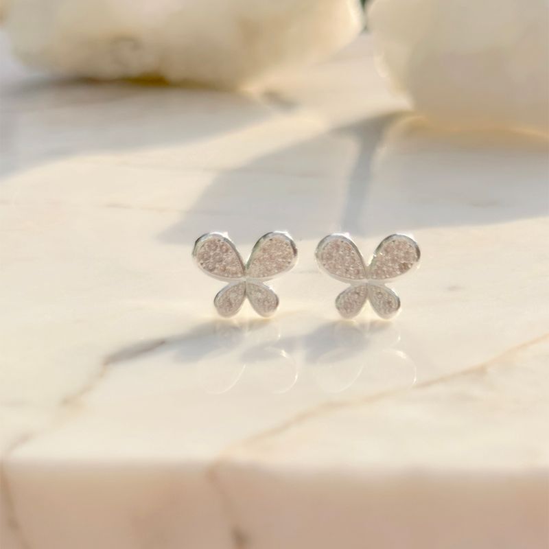 Brinco-borboleta-zirconia-branca-banho-de-prata-nano-silver-
