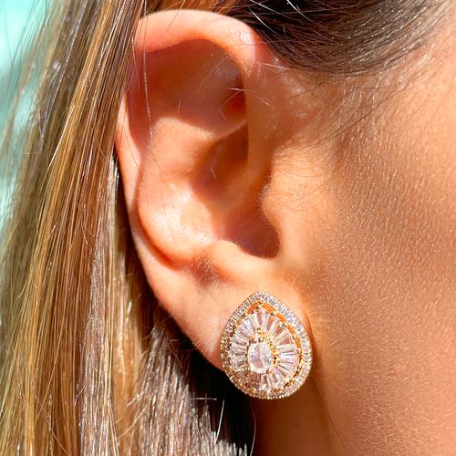 Brinco gota brilhante zircônia branca banho de ouro 18k nano gold