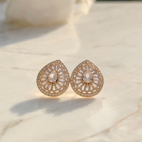 Brinco gota brilhante zircônia branca banho de ouro 18k nano gold