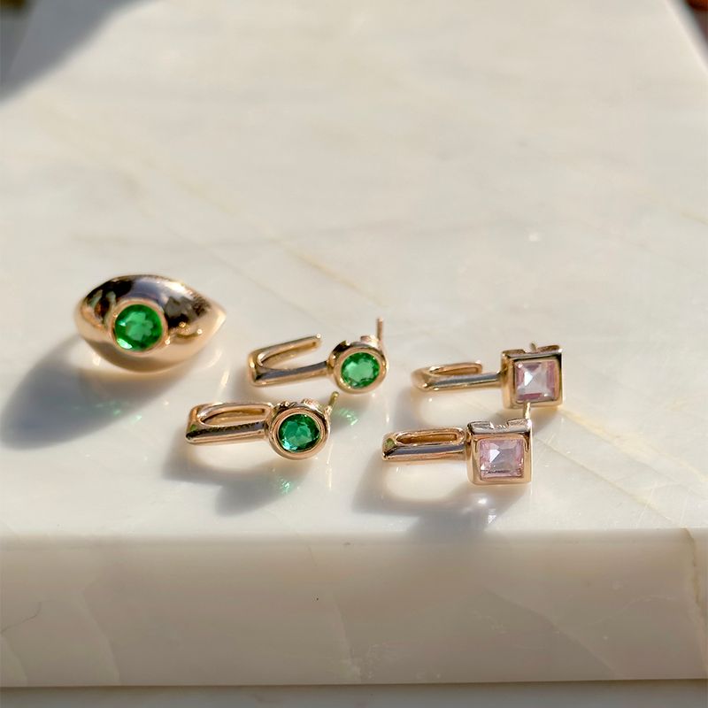 Brinco-meia-argola-cristal-esmeralda-banho-de-ouro-18k-nano-gold